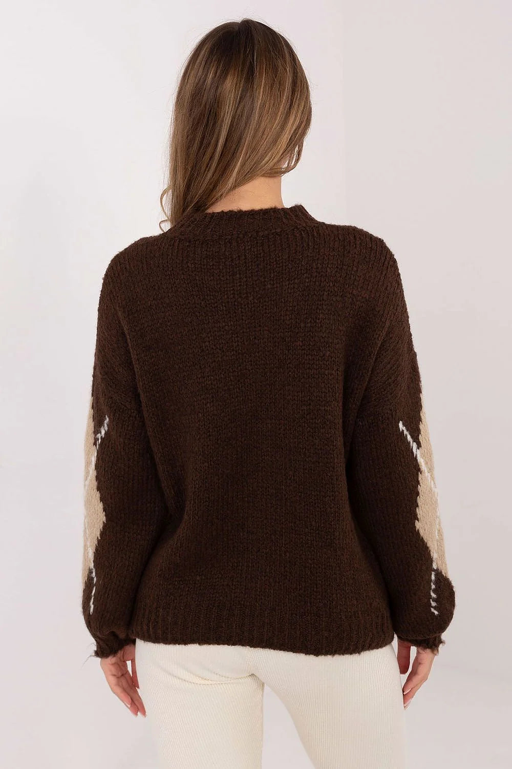 pull femme oversize maille épaisse marron beige motif losange argyle col rond manches ballon volumineuses coupe ample bords côtes poignets