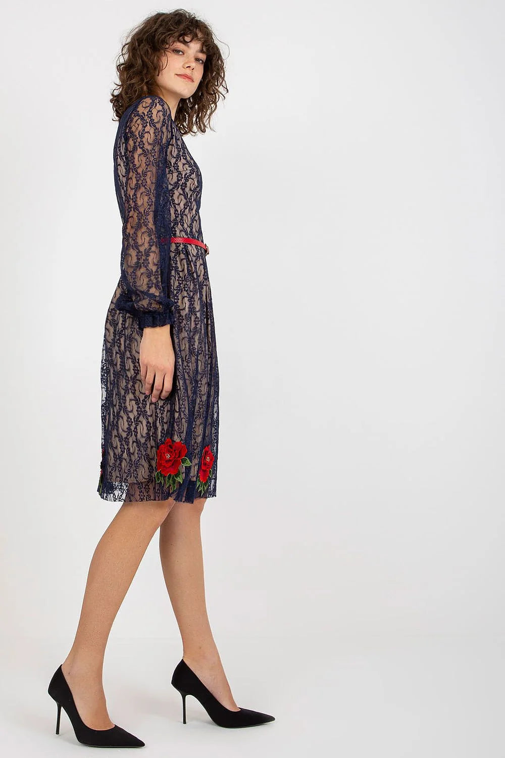 Robe de soirée élégante longue manches longues dentelle bleu marine ceinture rouge fleur brodée femme