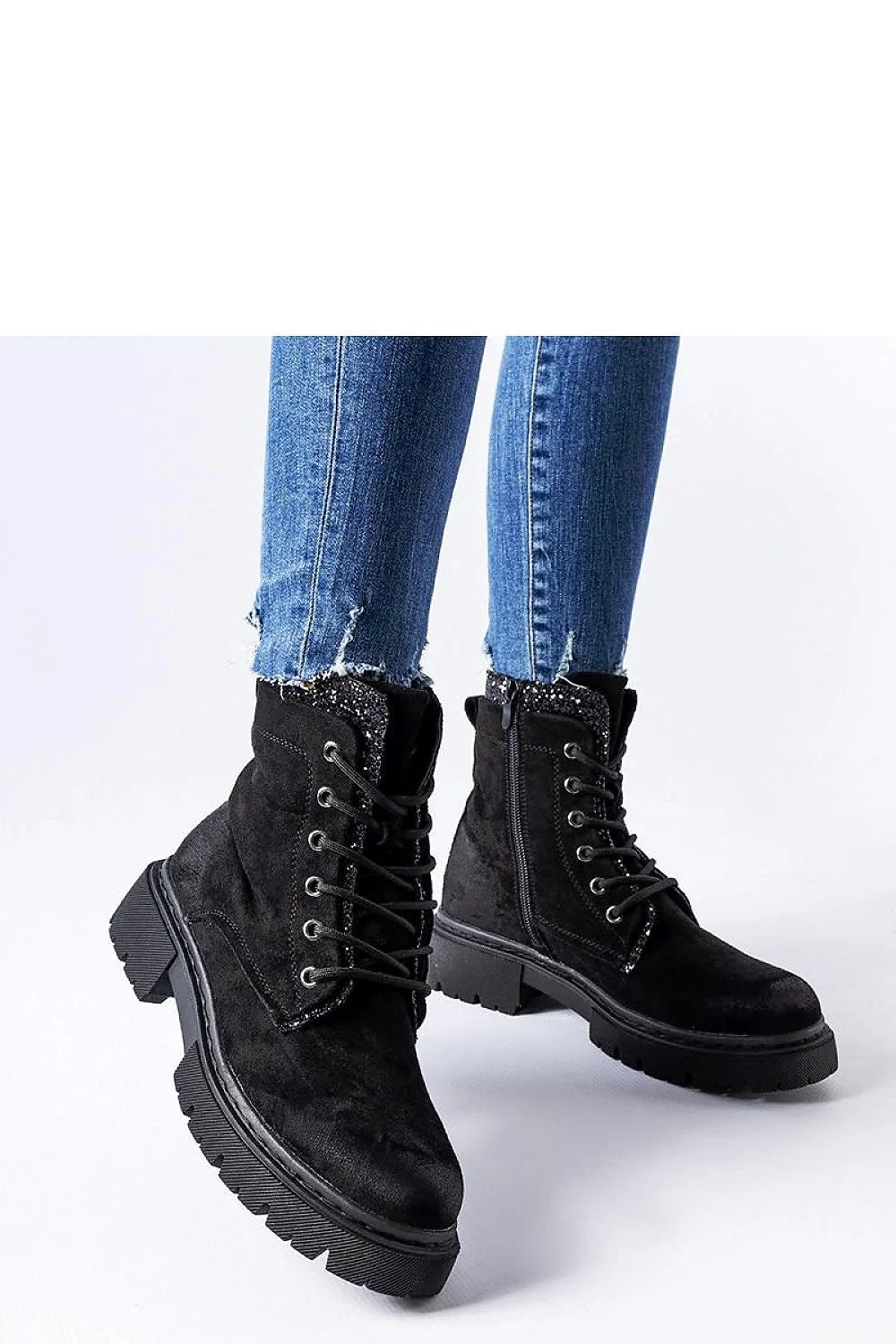 Bottes Solea pour femmes en cuir et suède noires design industriel robuste et tendance