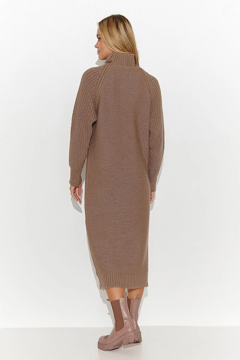 Robe de jour Makadamia en tricot laine automne-hiver longues manches col roulé motif torsade taupe femmes