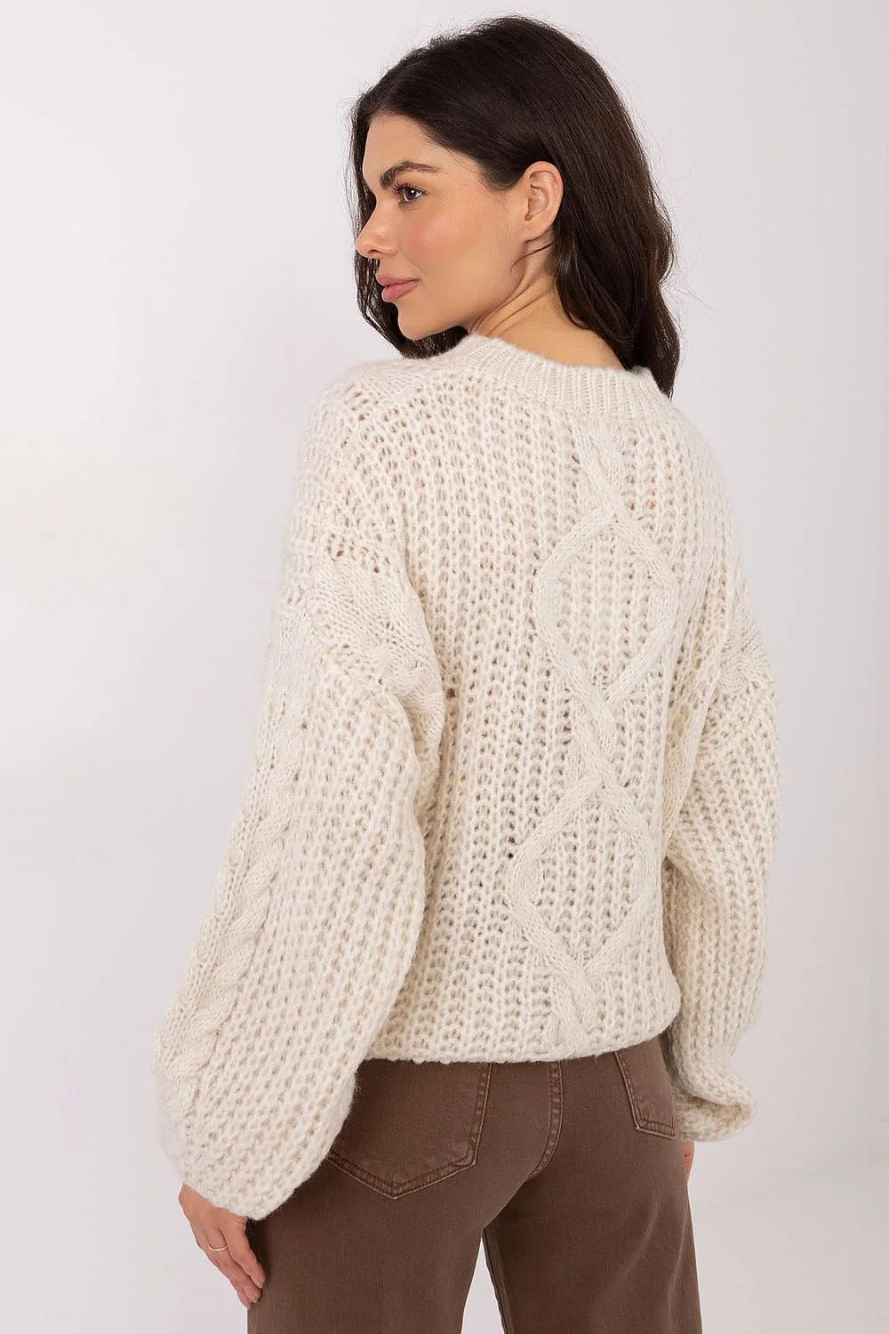 pull femme grosse maille écru torsades col rond oversize motif losange central bordcotes mohair mélange duveteux manches bouffantes chaud cosy
