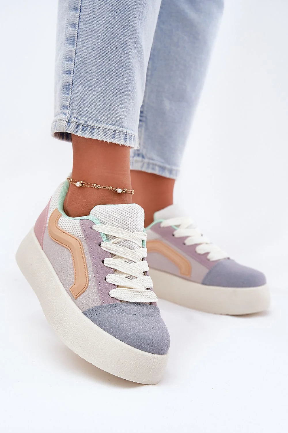 Chaussures de sport féminines modernes en cuir synthétique style casual couleurs pastel semelle épaisse lacets tissus femmes confortables
