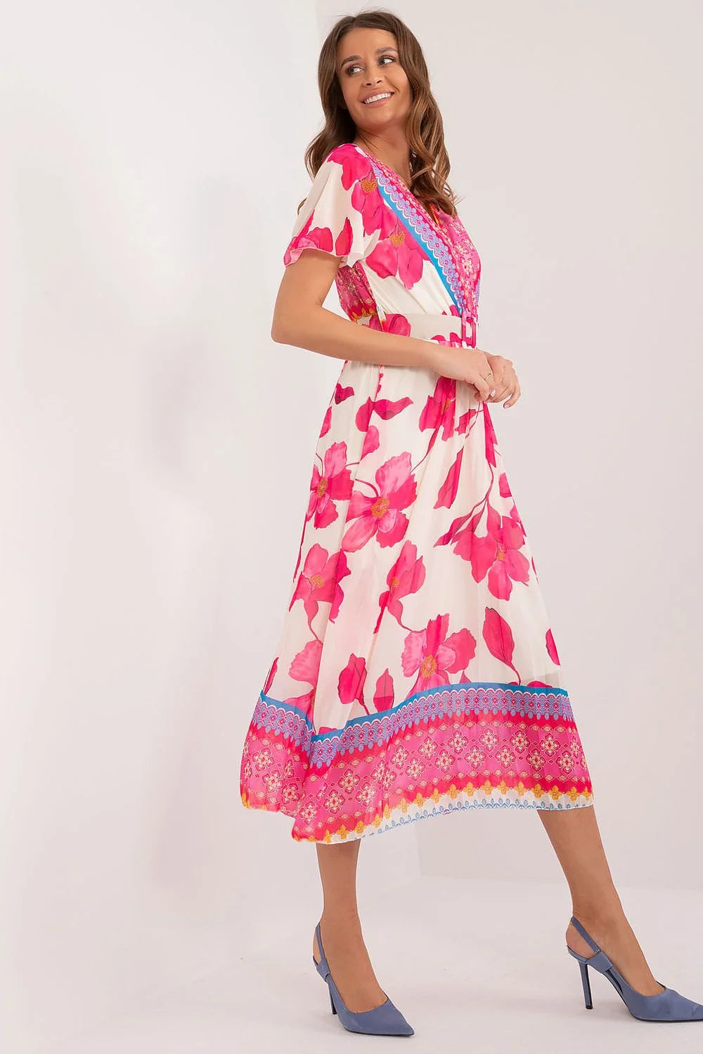 Robe de jour Italy Moda longue manches courtes volants encolure enveloppante ceinture motifs floraux rose et bleu femme