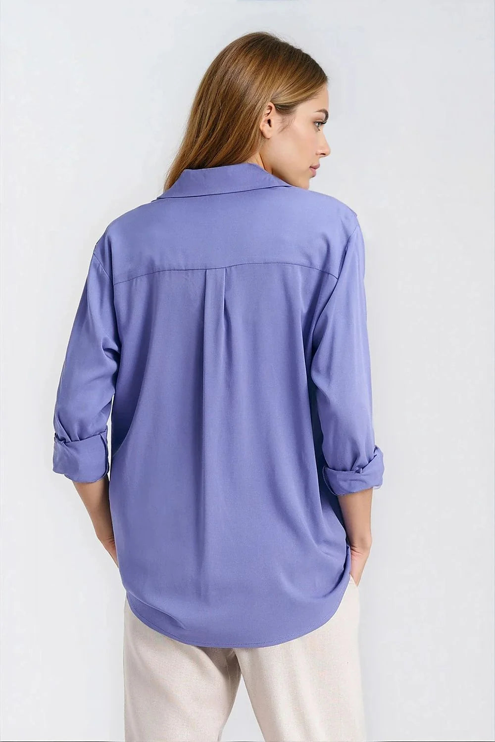 chemise oversize femme viscose satinée lilas fluide coupe ample col classique manches longues poignet boutonnage central base arrondie