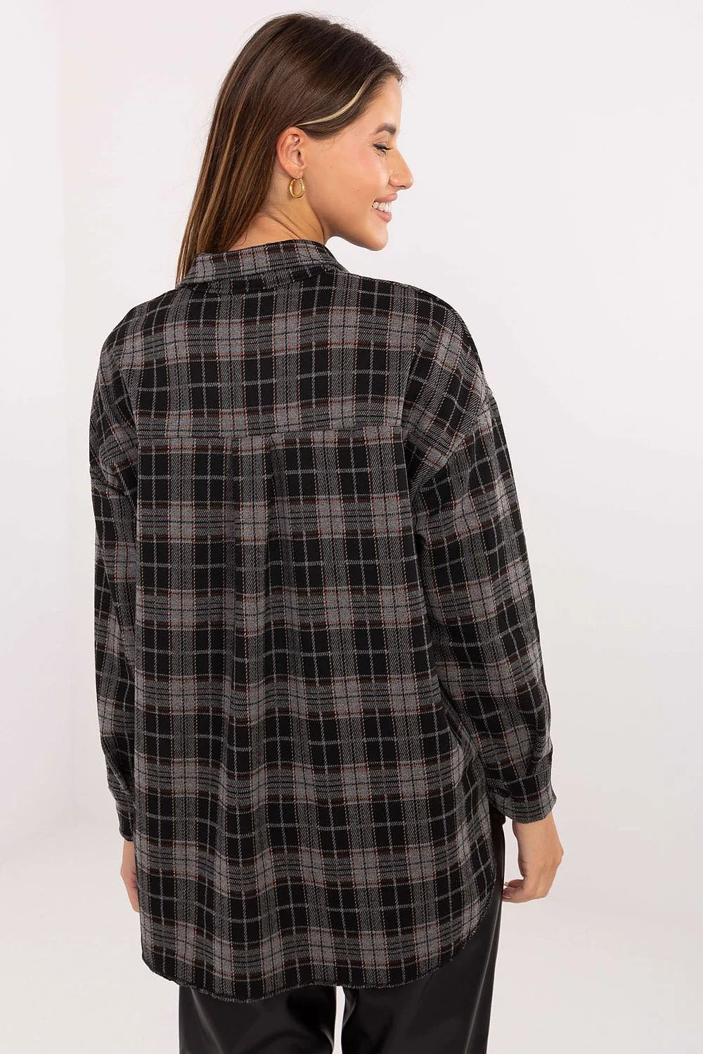chemise femme flanelle douce carreaux gris noir lignes bordeaux oversize coupe longue manches longues poche poitrine broche amovible confortable polyvalente