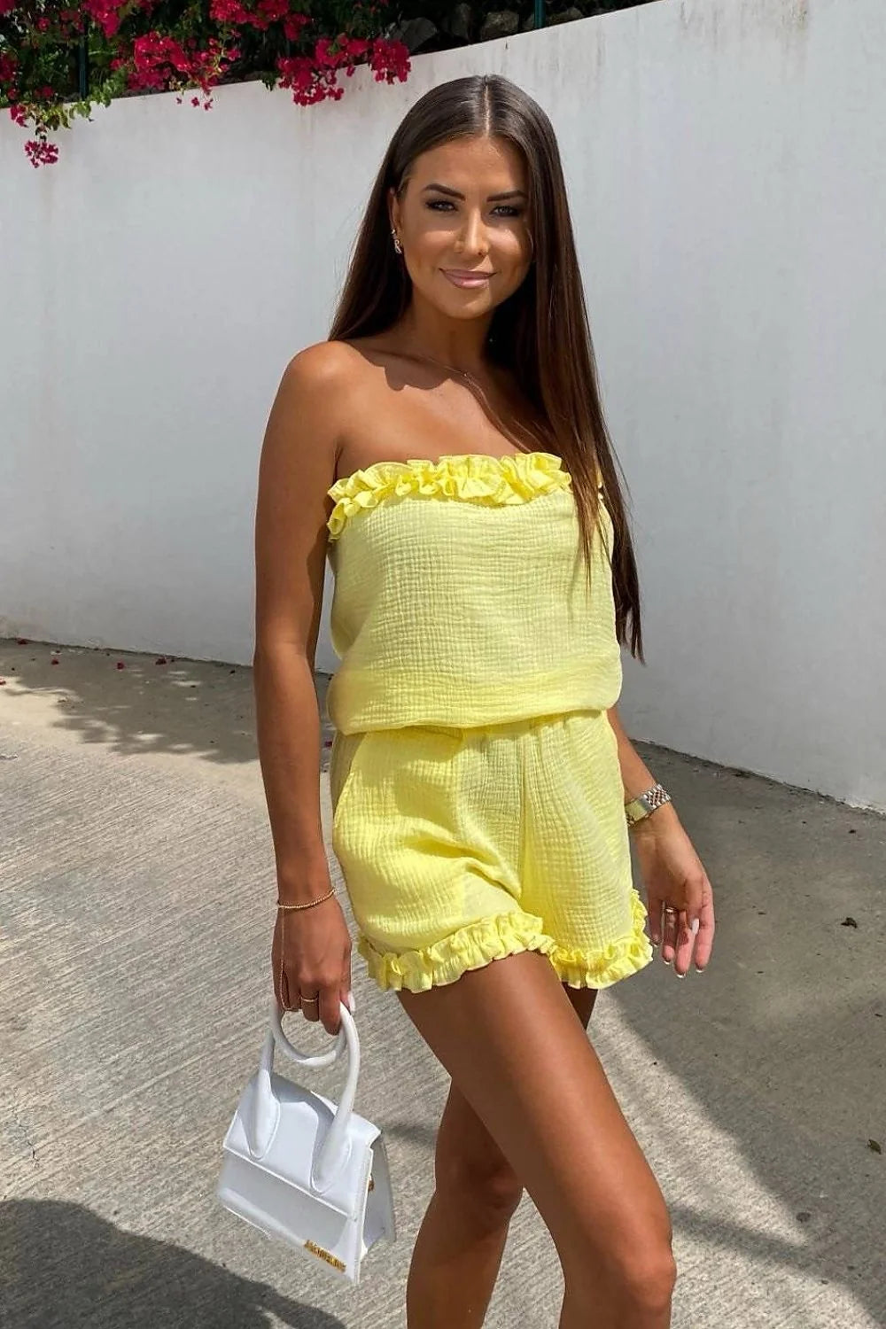 Ensemble d'été féminin en mousseline jaune vif sans bretelles taille élastique volants coordonnés short et haut femmes mode été 2023