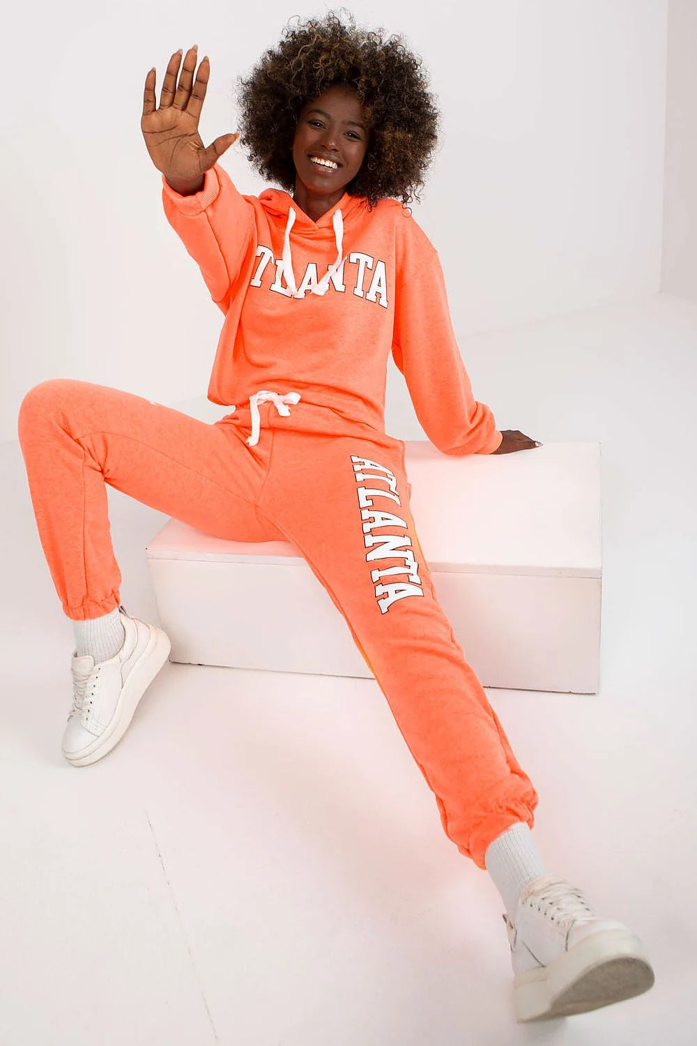 ensemble sportswear femme urbain athleisure molleton doux bleu ciel sweat capuche cordon blanc imprimé ATLANTA pantalon jogging fuselé