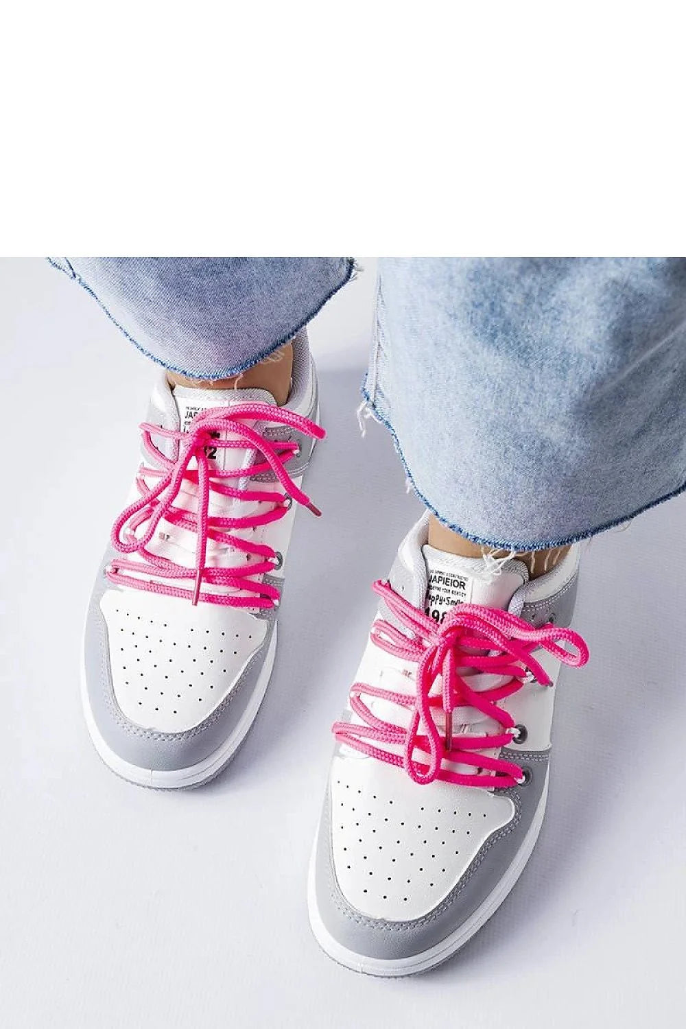 Baskets retro femme design moderne blanc gris rose vif cuir synthétique confortable été printemps