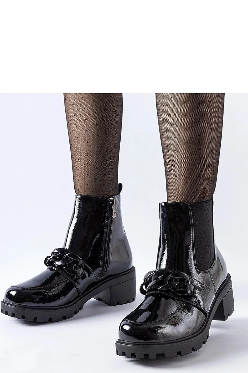 Bottes élégantes en cuir verni noir avec chaîne métallique, zip latéral et semelle caoutchouc, hauteur talon 5,5 cm, collection automne/hiver, bottines modernes pour femme