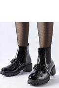 Bottes élégantes en cuir verni noir avec chaîne métallique, zip latéral et semelle caoutchouc, hauteur talon 5,5 cm, collection automne/hiver, bottines modernes pour femme