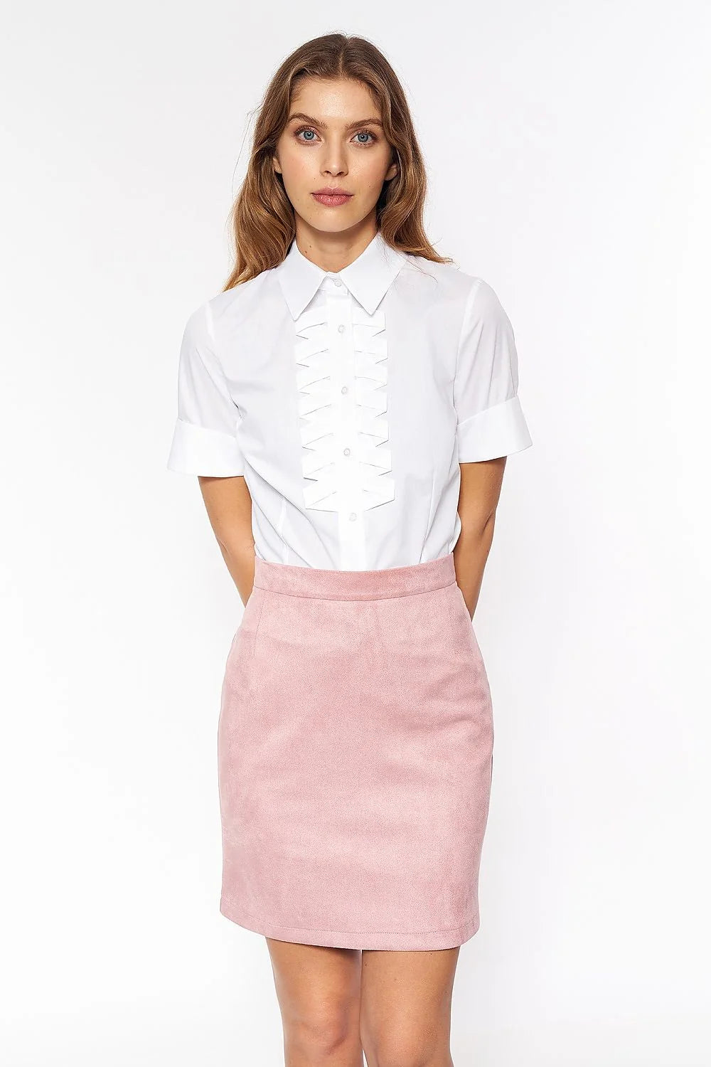 Chemise en coton blanche manches courtes élégante chic bureau femme moderne style professionnel
