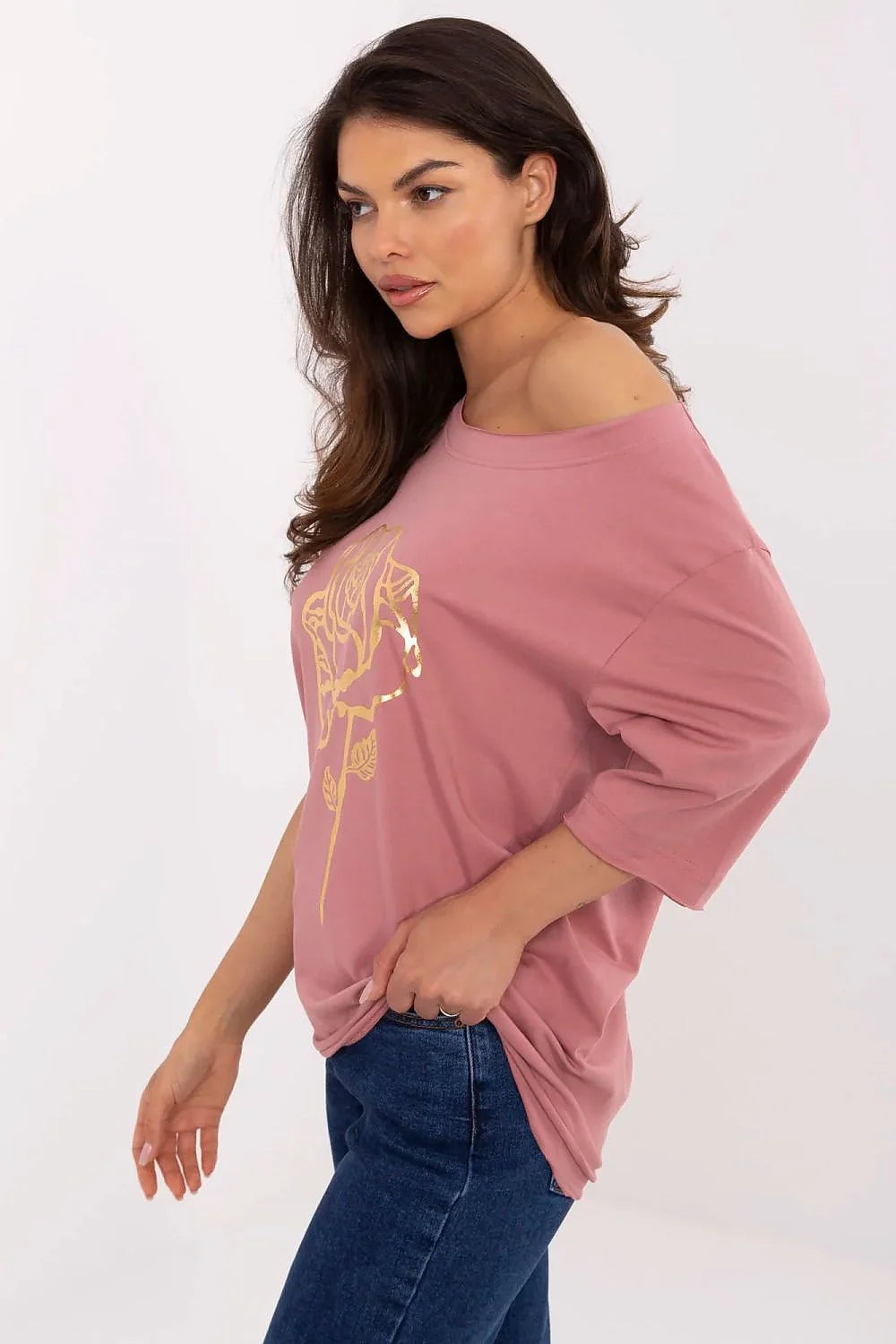 chemisier femme coupe moderne décontractée oversize encolure asymétrique épaule dévoilée manches troisquarts vieux rose imprimé floral doré foil jersey fluide