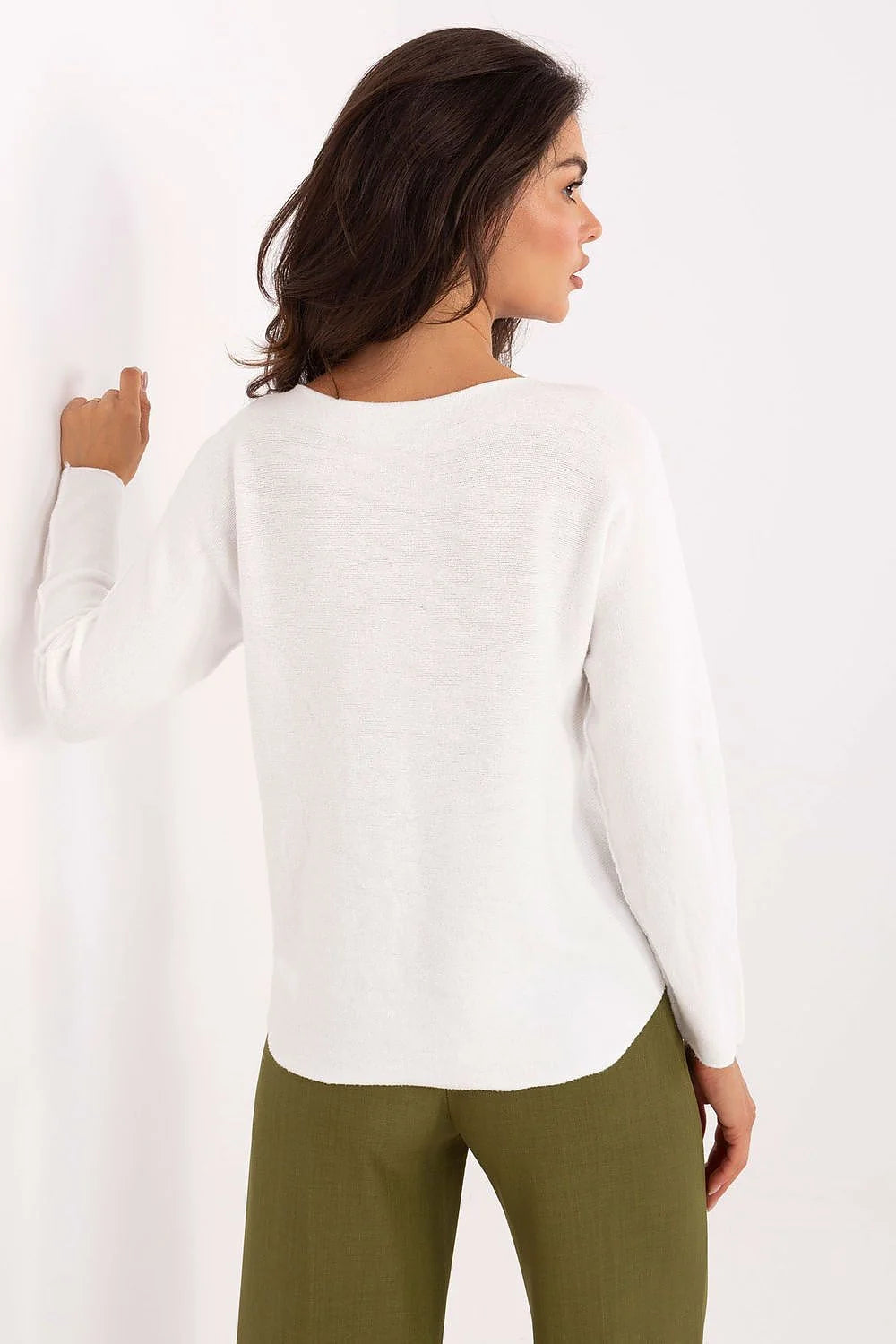 pull femme maille fine blanccassé col bateau manches longues coupe droite oversize ourlet arrondi tissu doux extensible réversible