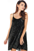 nuisette noire paillettes glamour dos nu bretelles spaghetti encolure coeur longueur mini coupe trapèze fluide doublée polyester élasthanne scintillante