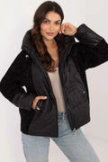 Doudoune femme élégante matelassée pailletée couleur noire coupe oversize capuche poches latérales fermeture éclair argent