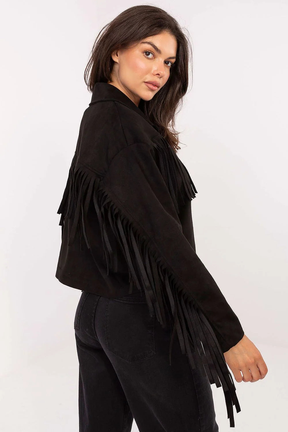 veste courte femme suédine noire mate coupe boxy col chemise boutonnée franges longues décoratives manches poitrine côtés bohème rock stretch