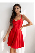 Robe élégante tissu satiné décolleté en cœur dos nu finitions soignées taille ajustable occasion spéciale femme