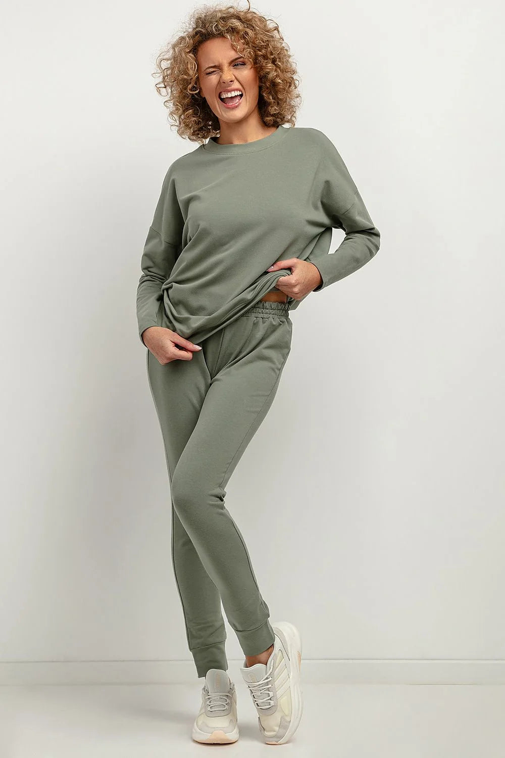 Pantalon survêtement Tessita maille douce coupe ajustée élastique taille poignets jambes coton 70% polyester 30% certifié OEKO-TEX Standard 100