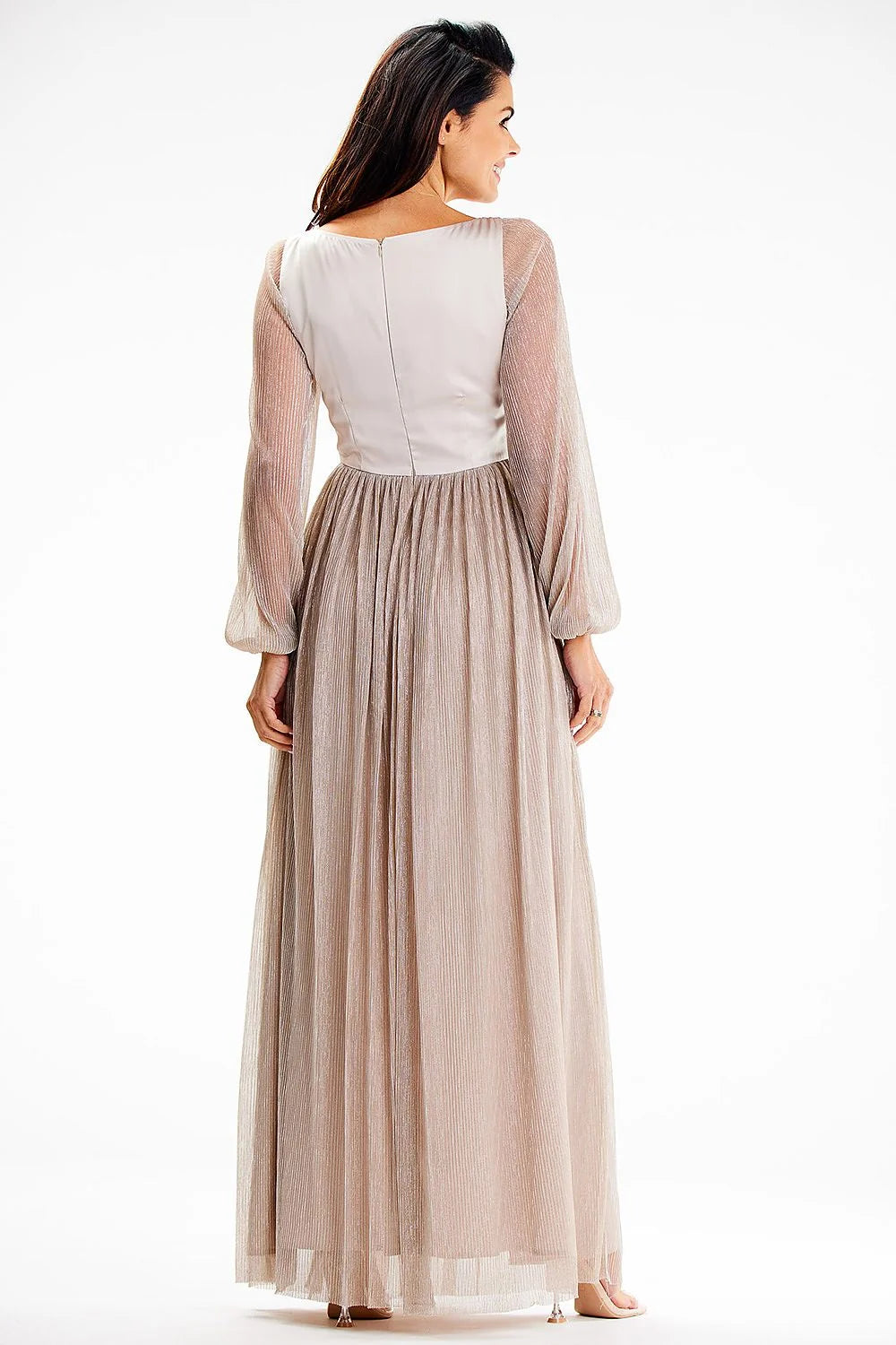 robe longue élégante soirée cérémonie satin blanc jupe plissée taupe fluide fente haute décolleté V manches longues taille ajustée scintillante