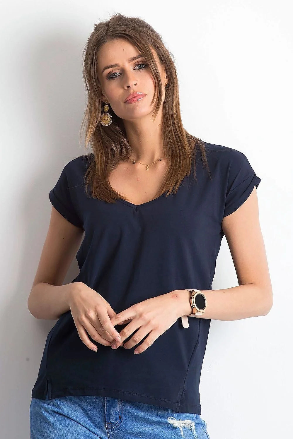 T-shirt femme à col en V manches courtes bleu marine en coton ajusté confortable style minimaliste versatile