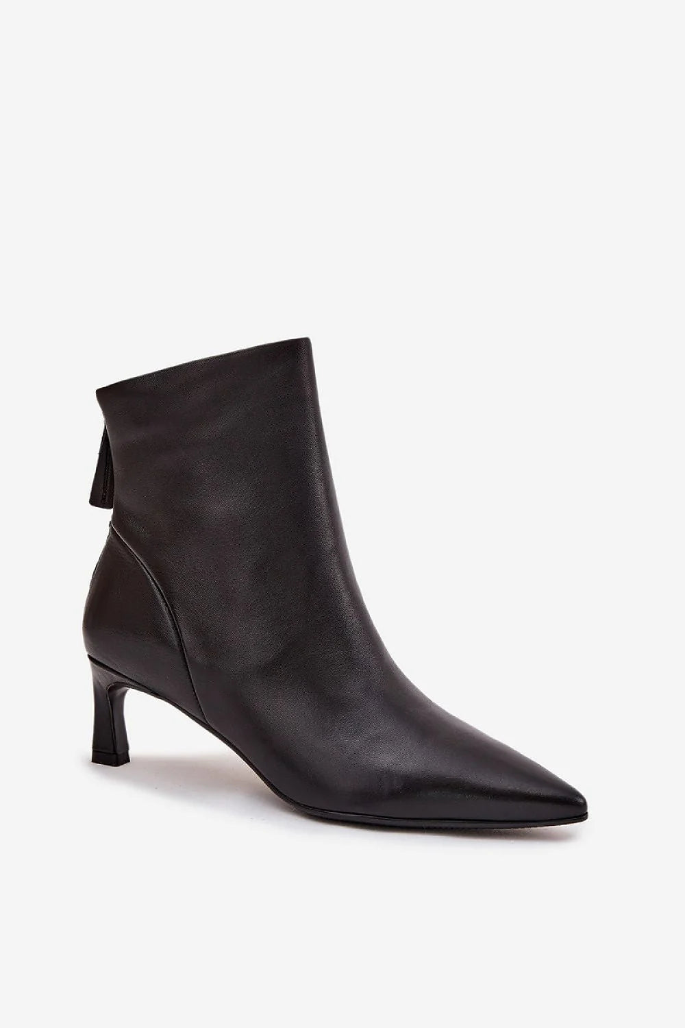 bottines femme cuir naturel lisse noir bout pointu effilé talon aiguille silhouette épurée fermeture éclair arrière confort élégantes soirée bureau