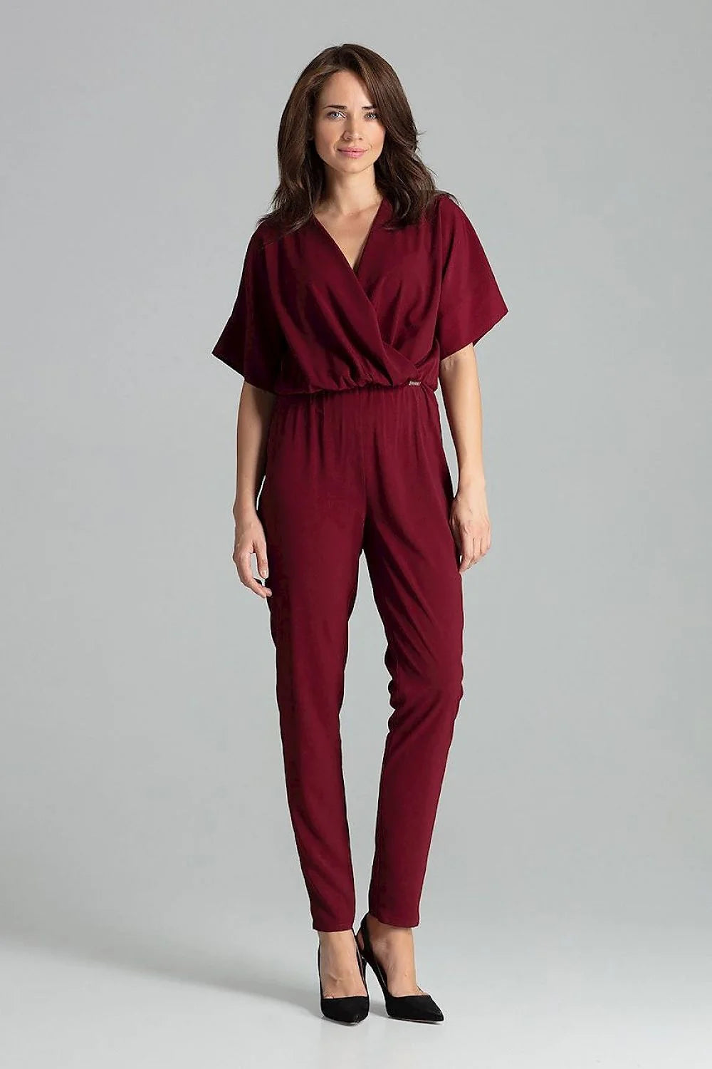 combinaison pantalon femme bleu électrique col V croisé manches kimono courtes taille cintrée élastique jambes droites effilées tissu fluide drapé
