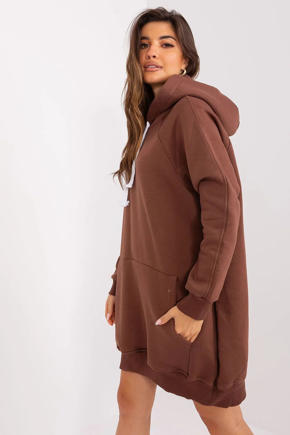 sweatshirt long femme oversize capuche cordons blancs marron chocolat molleton doux coton polyester poche kangourou manches longues côtelées confortable chaud