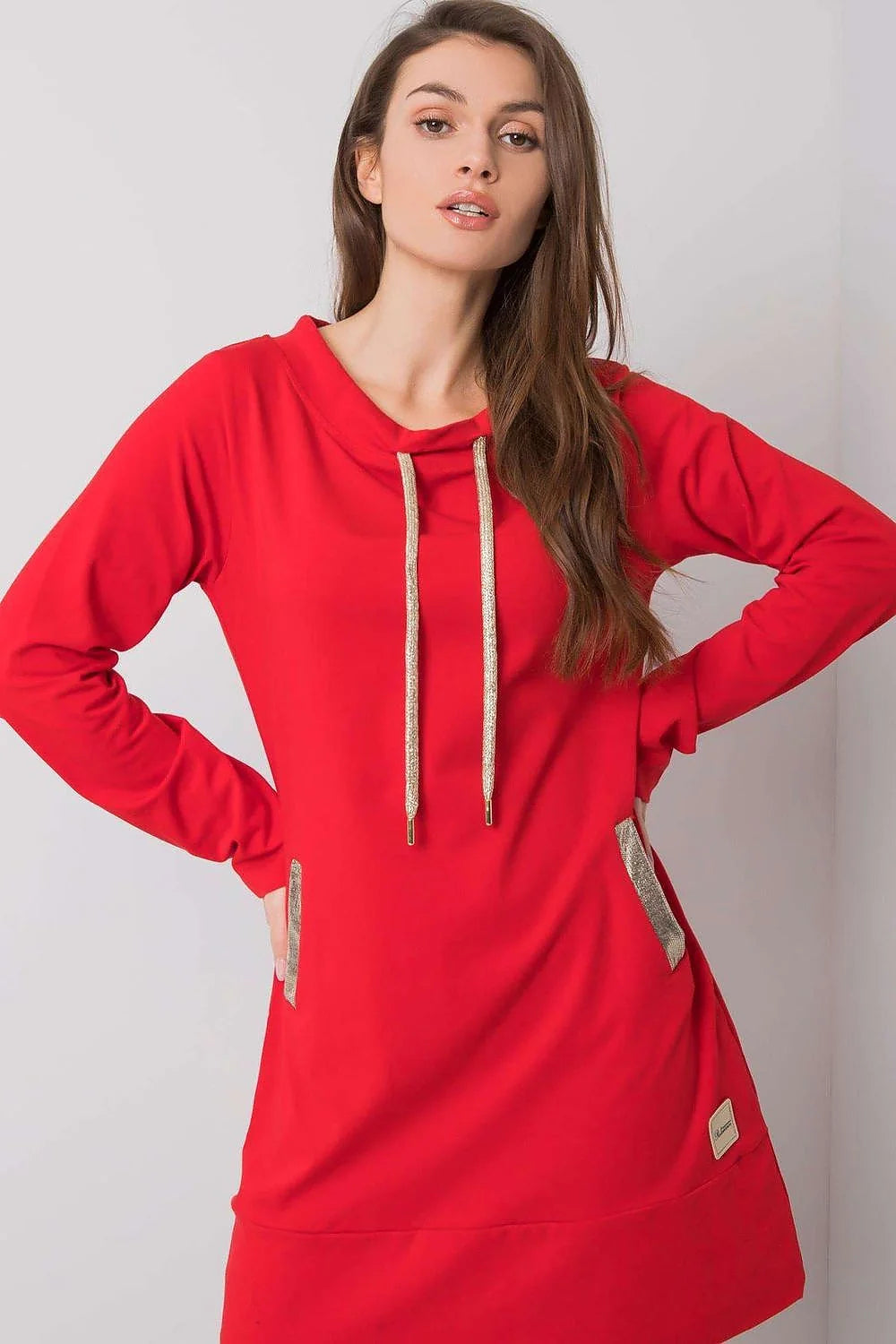 Robe blanche coton élasthanne élégante moderne manches longues détails dorés coupe droite décontractée casual