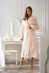 peignoir femme longue midi rose poudré fausse fourrure côtelée capuche col châle manches longues ceinture nouer poches peluche ultra douce