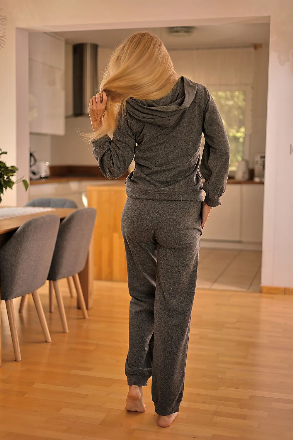 Ensemble Mirale femme hoodie sweat à capuche pantalon jogging coton élasthanne grise anthracite coupe ample confort moderne style urban