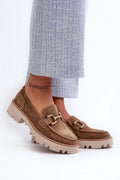 Moccasins pour femmes en daim naturel talon plat élément décoratif métal cuir suédé semelle plantaire cuir naturel hauteur tige 6 cm talon 4 cm