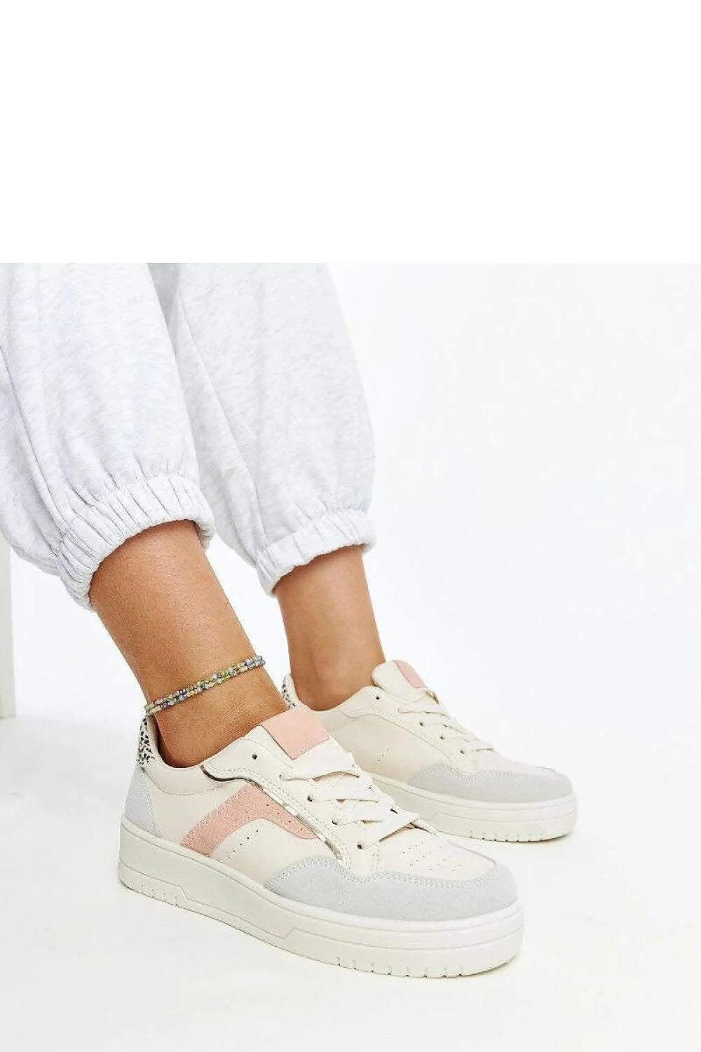 Sneakers mode féminines modernes design casual chic cuir synthétique blanc crème rose paillettes talon animal printé