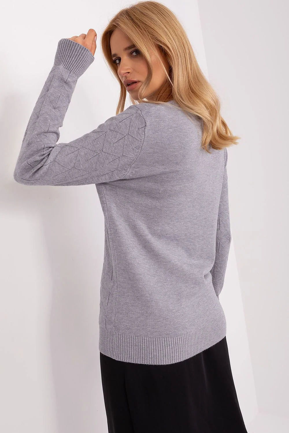 Pull tricot femme motifs géométriques coton doux laine acrylique manches longues encolure ronde coupe ajustée finitions côtelées casual-chic hiver
