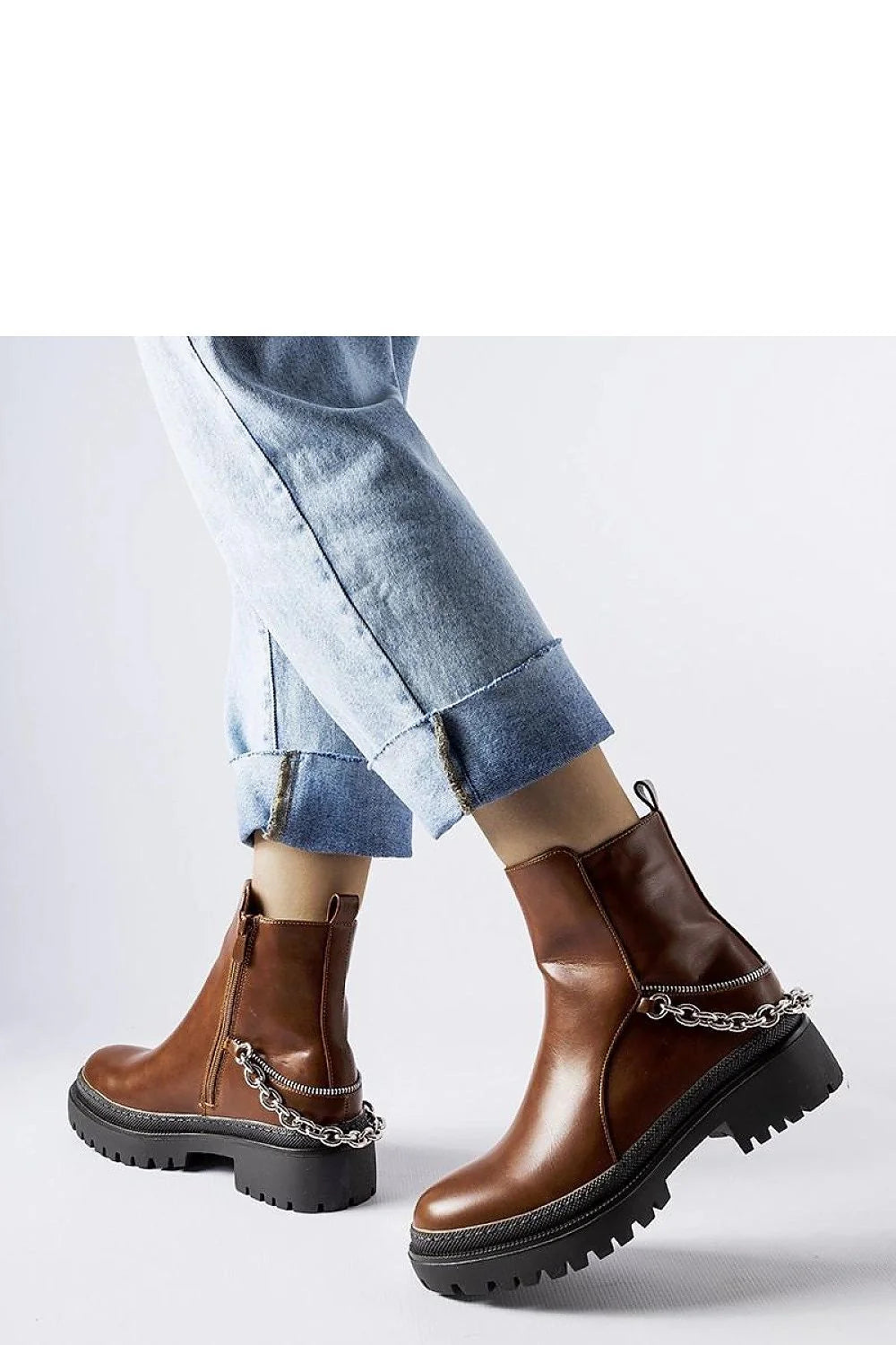 Bottines cuir marron femme à cheville mid-calf, chaîne métal argentée, fermeture éclair, talon plat, style élégant moderne, occasion décontractée ville