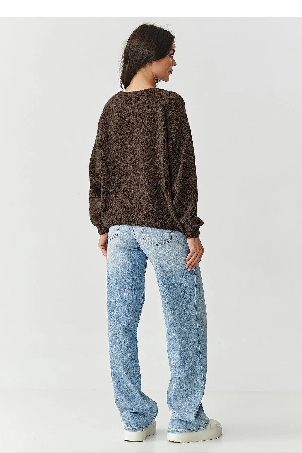 cardigan court femme maille pelucheuse kidmohair laine polyamide acrylique oversize encolureV ouverturefrontale manchesbouffantes poignetscôtelés bascôtelé longueurhanches couleurmarron confortable respirant élégant