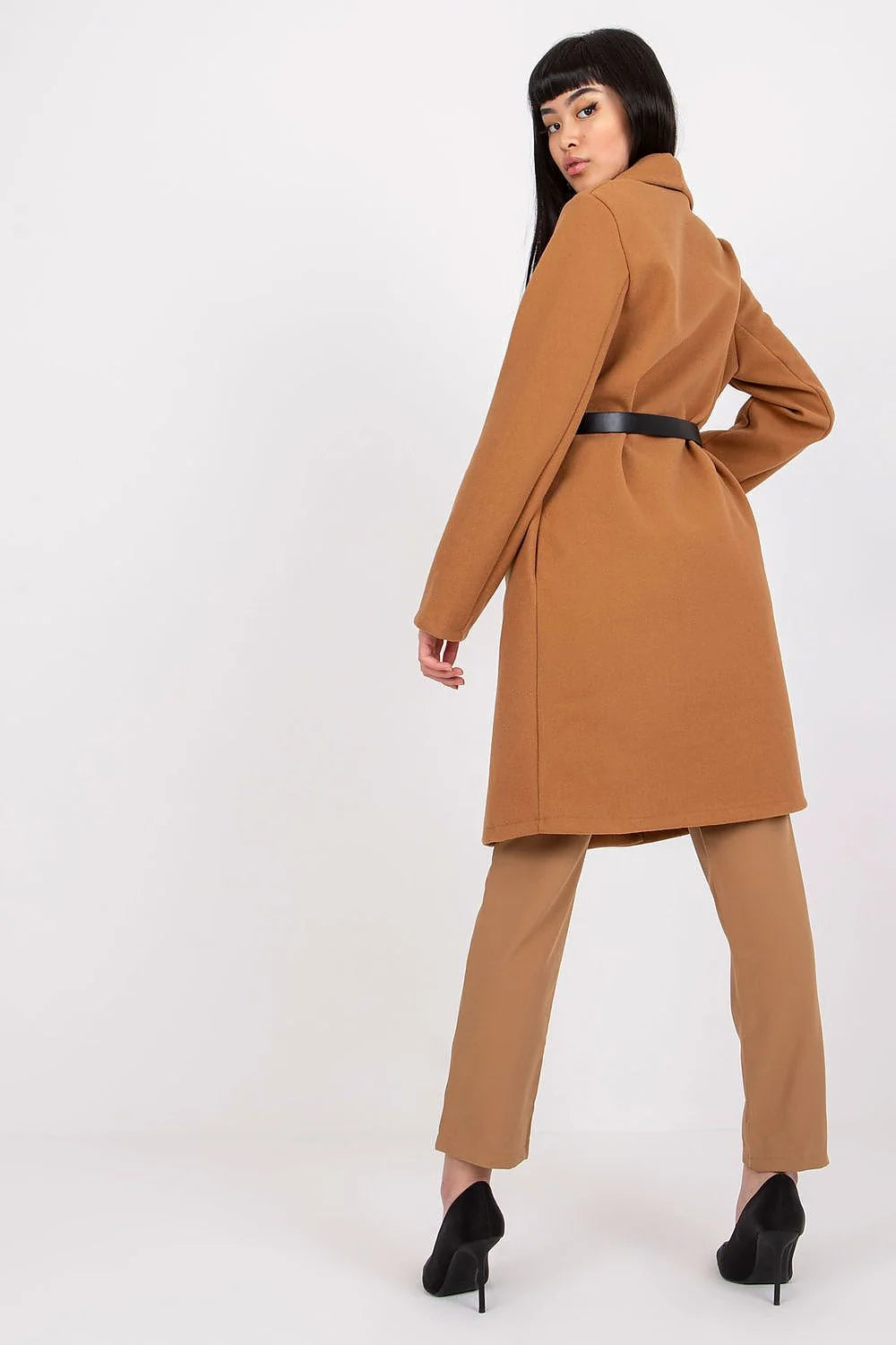 Manteau noir élégant en polyester style classique avec ceinture cuir boucle argentée femme chic