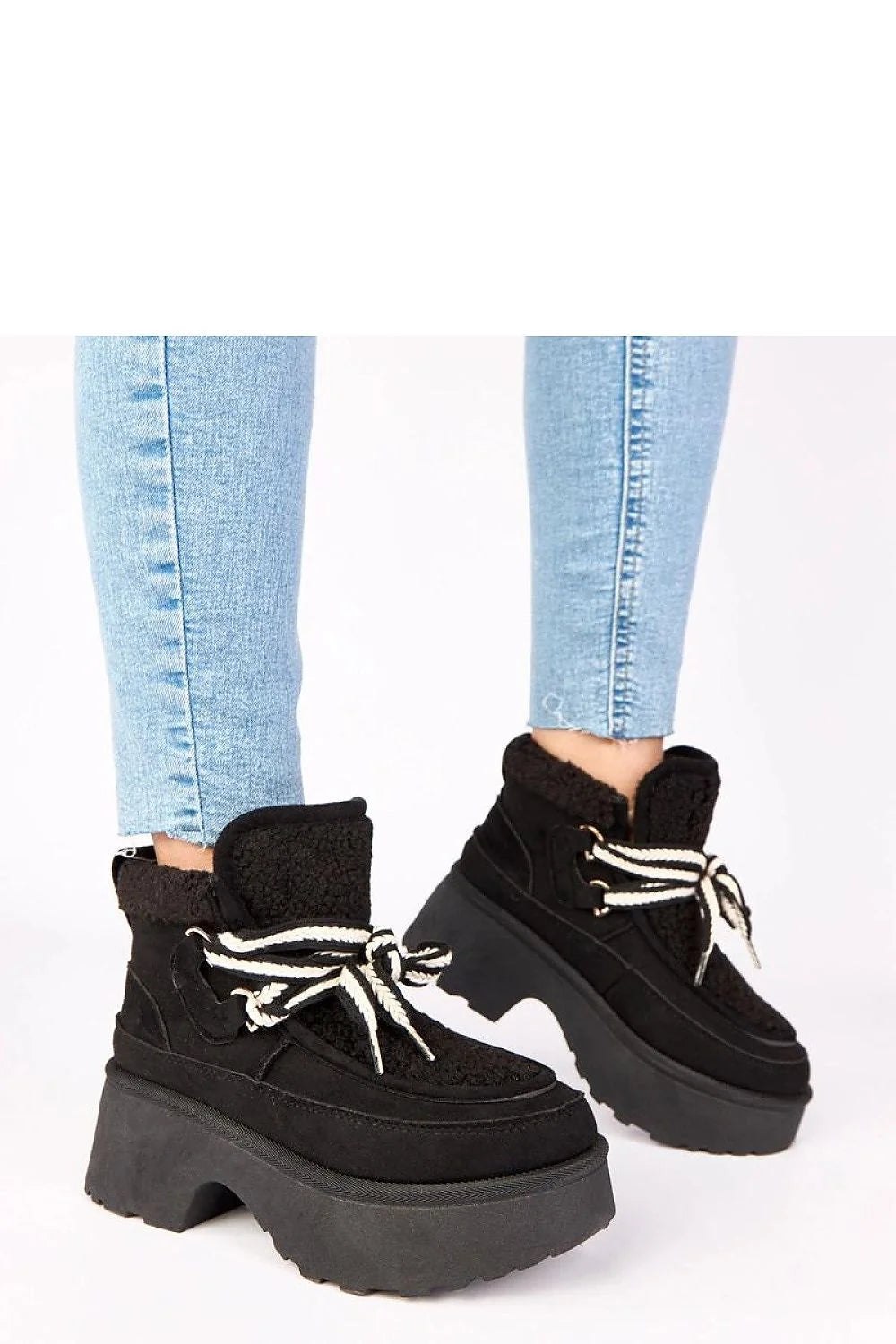 bottes neige femme montantes noires suédine sherpa fourrure lacées corde bicolores plateforme chunky tige haute semelle crantée antidérapante