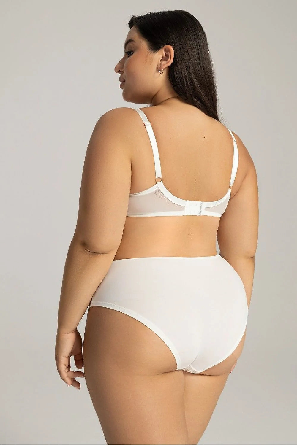 Culottes Ava élégantes en microfibre beige clair dentelle motifs floraux hanches sculptées confort quotidien femme