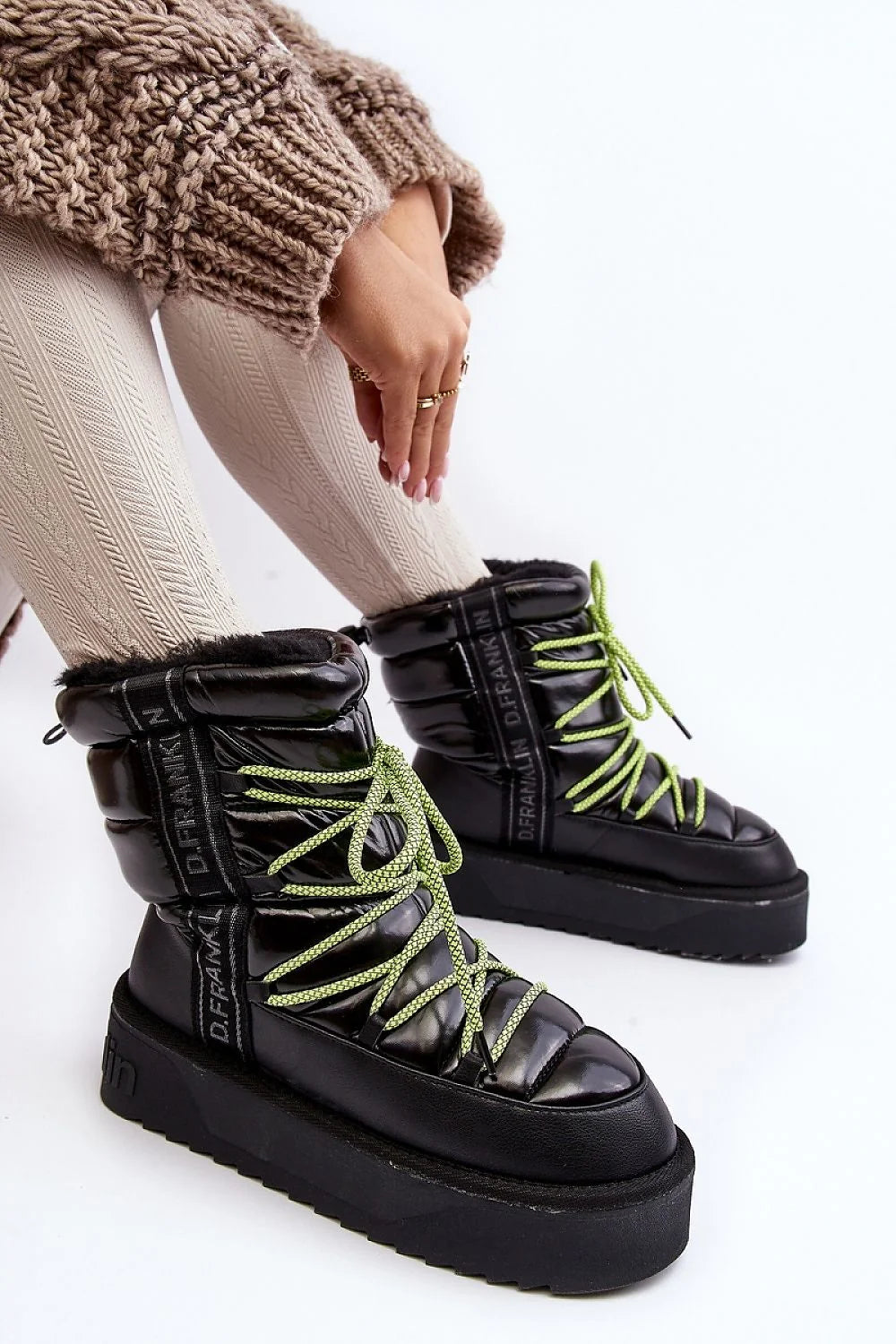 bottes neige femme hiver mi mollet plateforme épaisse semelle crantée antidérapante doublure fourrure synthétique simili cuir matelassée laçage contrastant