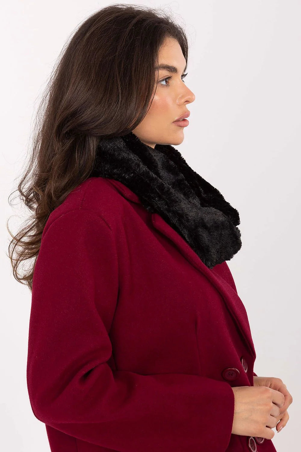 snood col femme fausse fourrure noire infinie circulaire volumineuse pelucheuse brillante chaude confortable douillette luxueuse élégante
