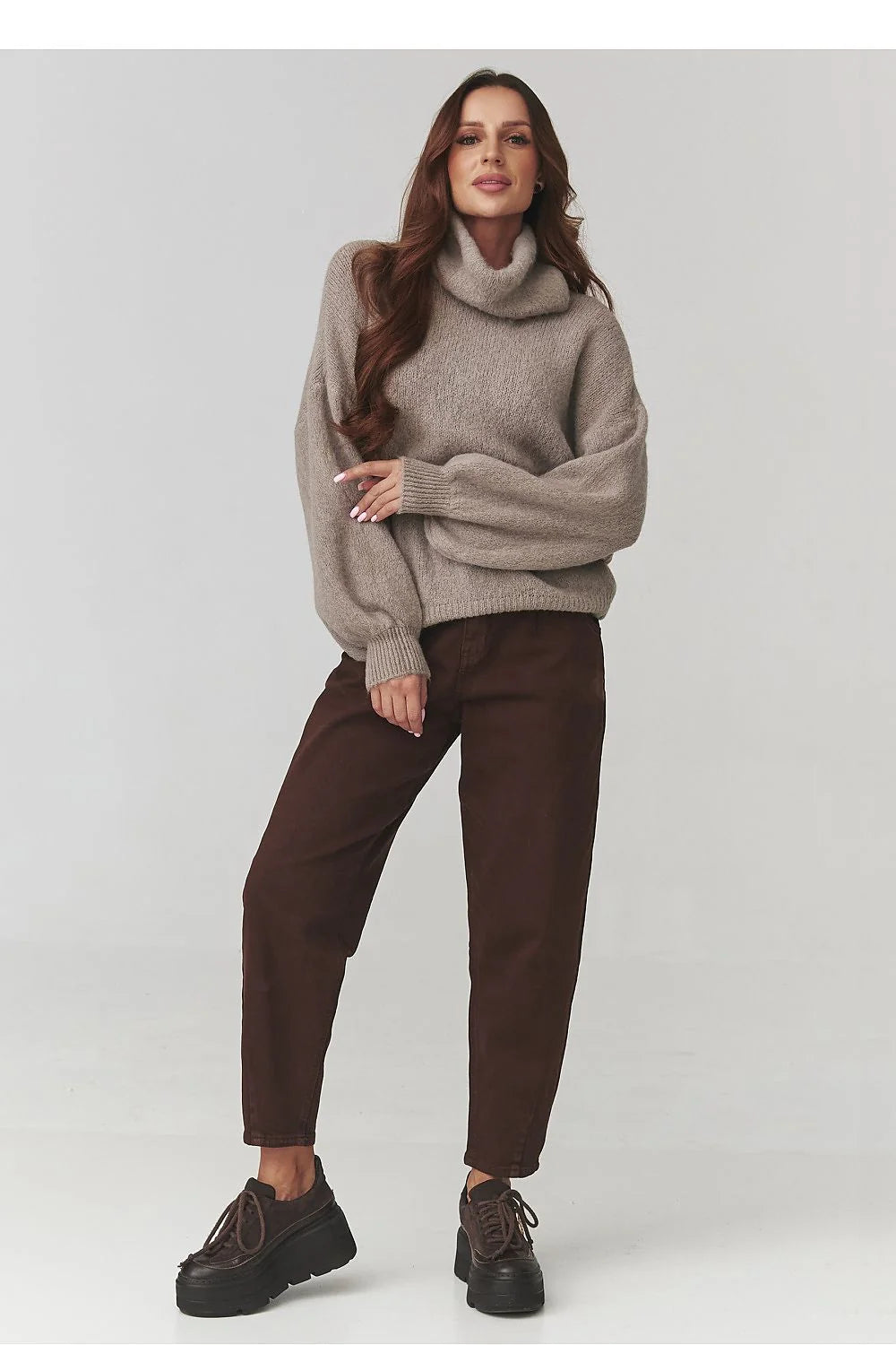 pull oversize femme col roulé maille moelleuse taupe coupe ample manches ballon poignets côtelés ourlet côtelé chaud confortable