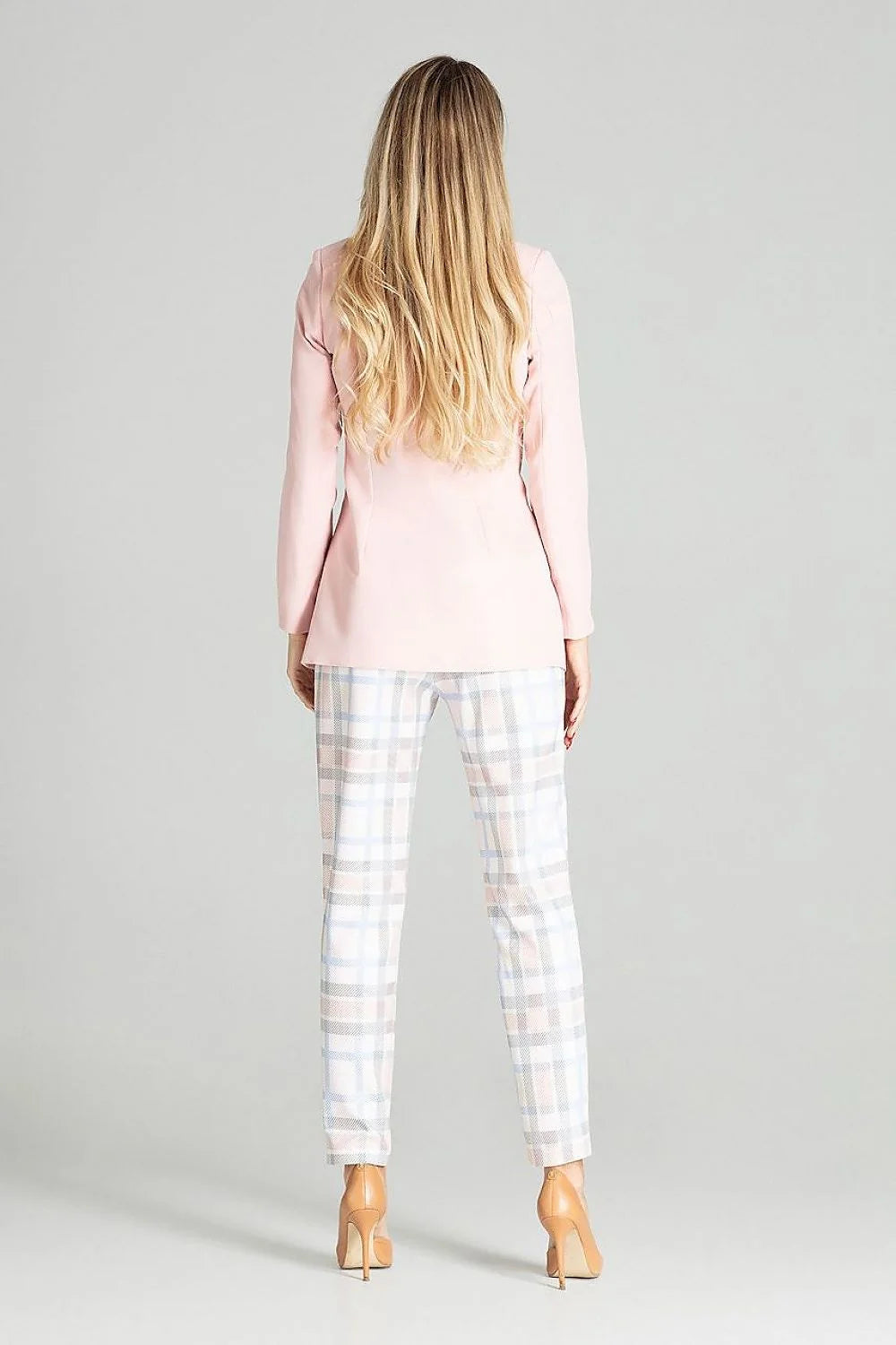 blazer femme bleu clair polyester ajustée cintrée élégant chic professionnel structuré revers boutons dorés manches longues fente épurée coordonné pantalon