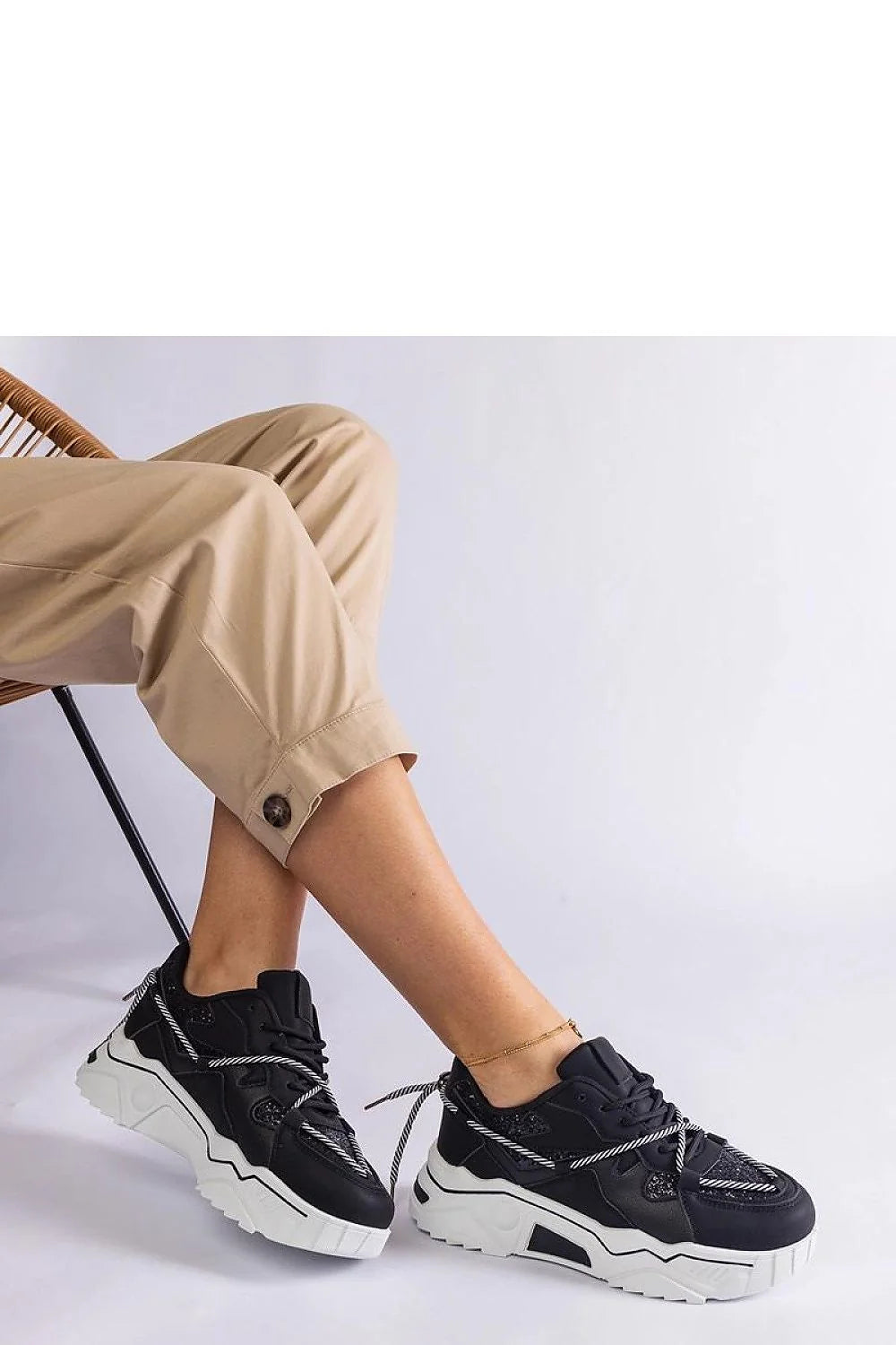 Baskets mode urbaine femmes style chunky noire blanc lacets bicolores tige cuir haute qualité