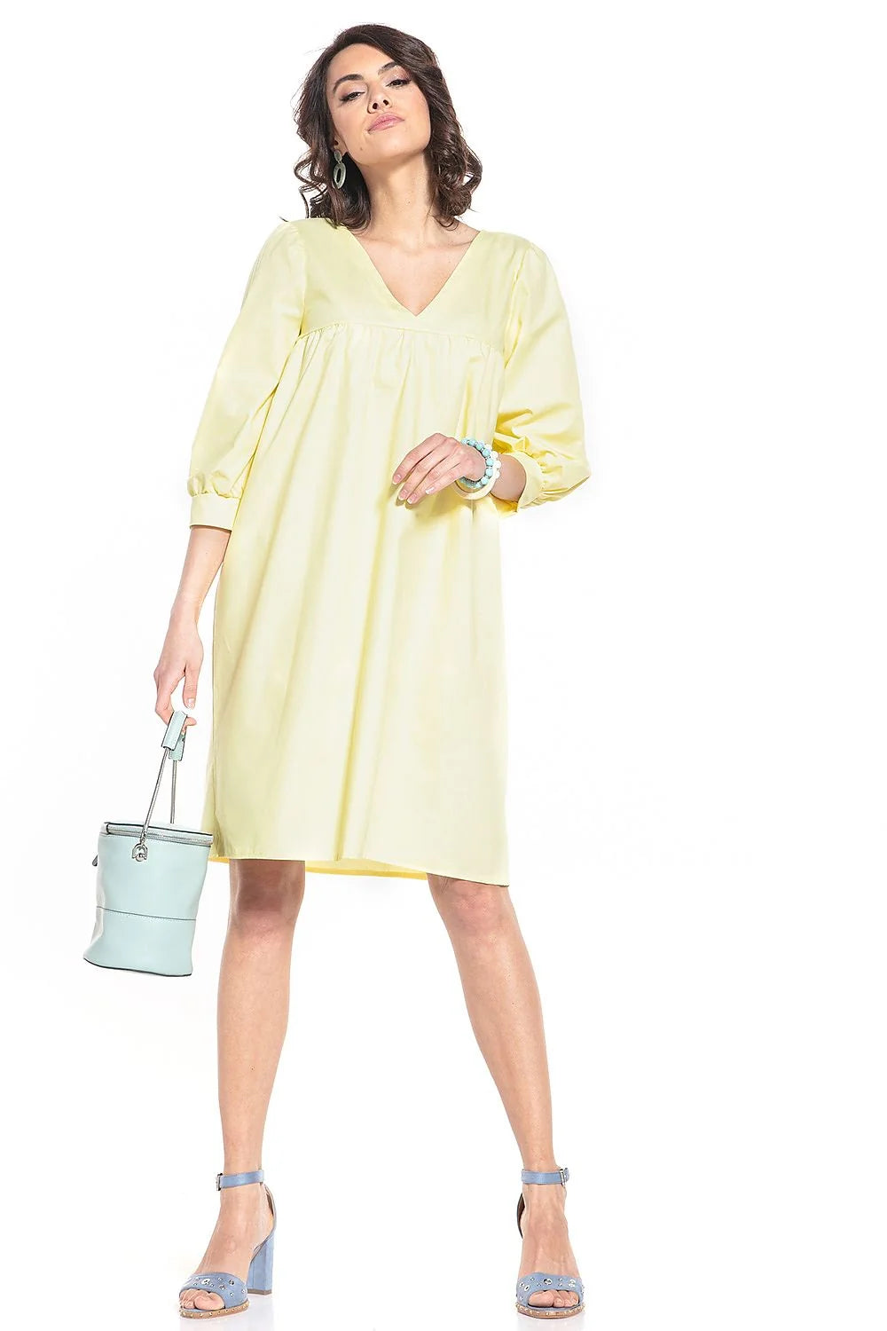 Robe élégante en coton noir manches 3/4 encolure V midi pour femme moderne et chic