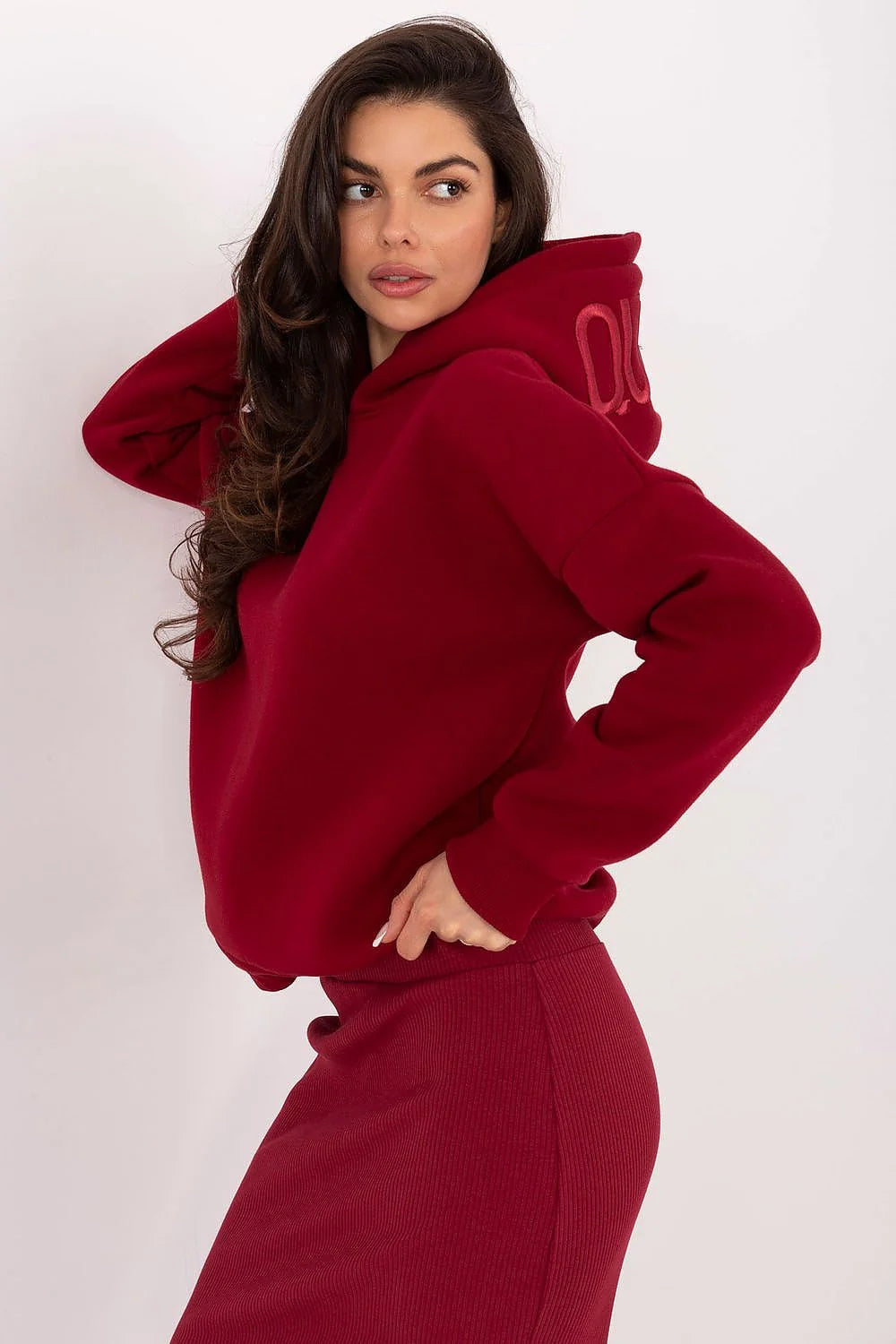 sweatshirt femme oversize bordeaux molleton doux capuche brodée manches longues poignets côtelés doublure brossée jupe midi côtelée stretch