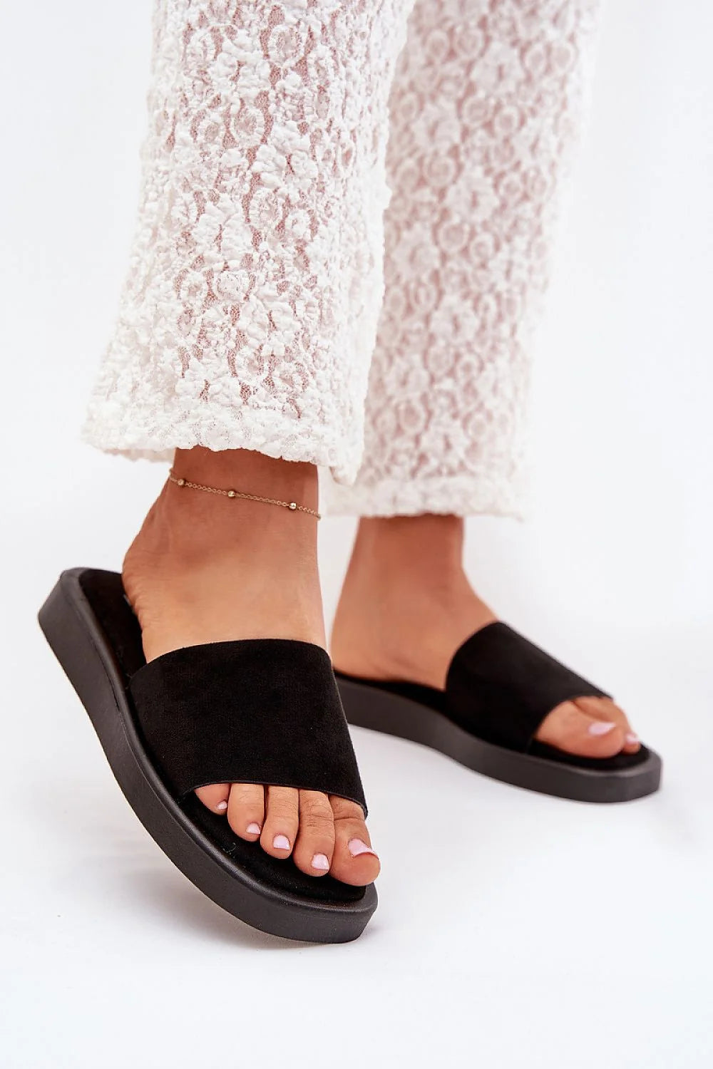 sandales femme suédine écologique noires bride large ouverte bout découvert plateforme 25mm semelle mousse légère amorti confortable minimaliste