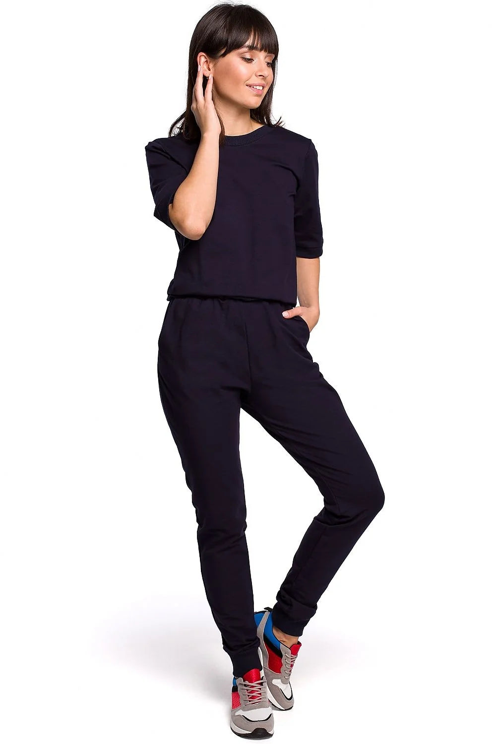 Survêtement coton décontracté kaki chic et confortable avec poches latérales pour femme active moderne