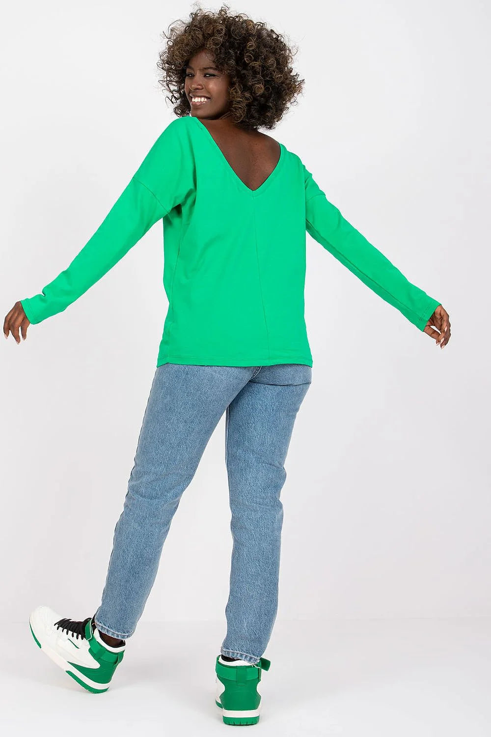 Chemisier femme en coton manches longues col rond uni gris clair pour tenues élégantes et décontractées