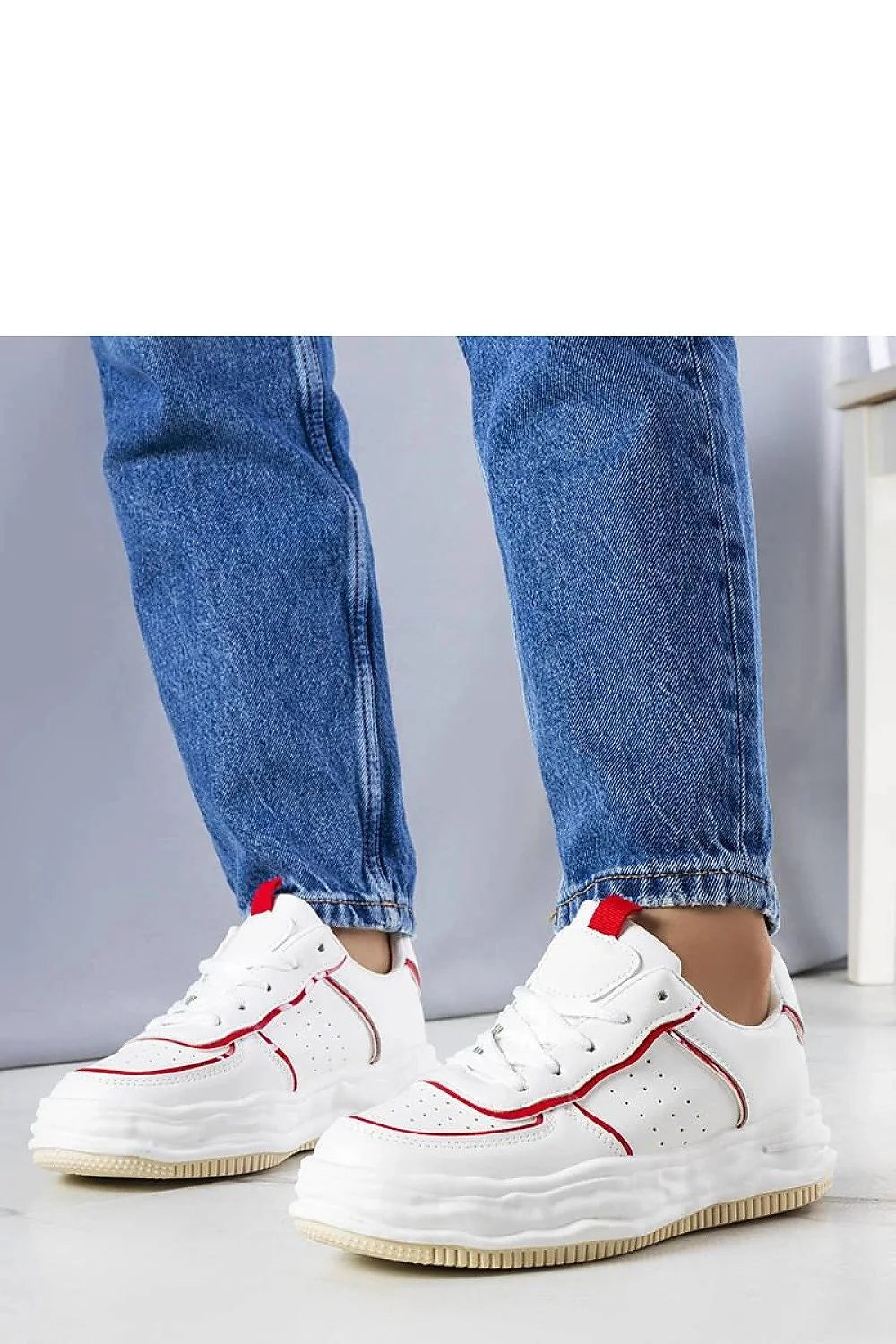 Baskets pour femmes design moderne sportif blanc rouge cuir PU confort semelle caoutchouc lacets blancs