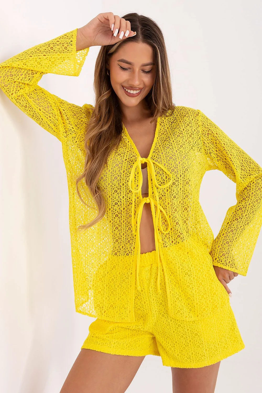 Ensemble féminin jaune dentelle kimono blouse manches longues shorts jambes larges taille haute femme été